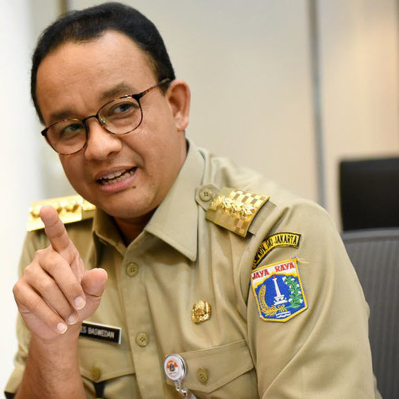 Nadiem Bolehkan Tatap Muka, Anies Bilang Tahan Dulu